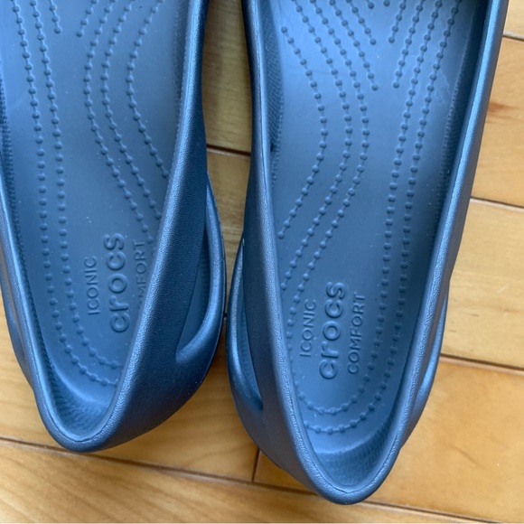 Crocs Women’s Sloane Flat Metallic Grey Size 6 - Picture 3 of 7